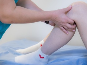 Какой врач лечит суставы?