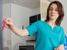 Лазерне лікування ерозії шийки матки Лазерное лечение эрозии шейки матки